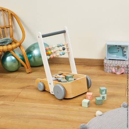 Carrito o andador de madera Sweet Coocon ABC, Janod